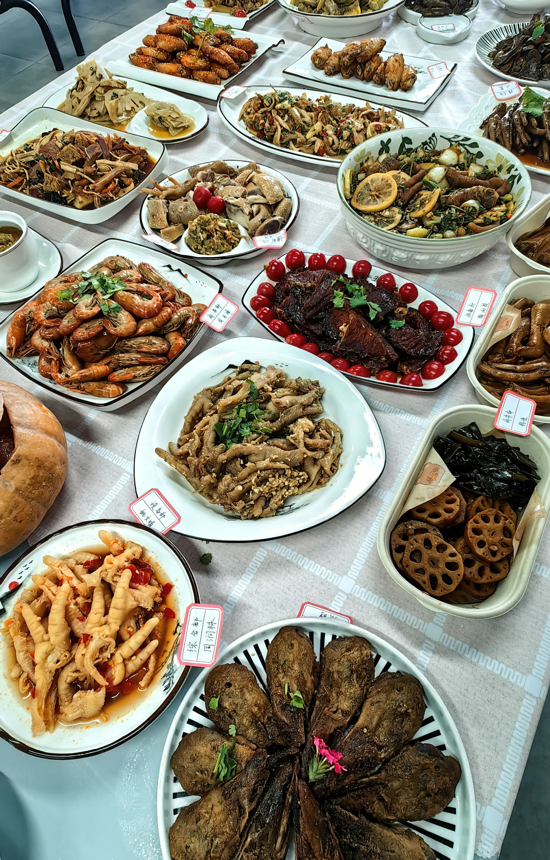 2023年11月，工会举办2023年“美食节”美食分享活动