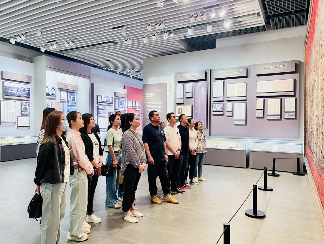 2024年5月，五彩堂港口党支部与上海中外运工程物流党支部支部开展支部共建活动